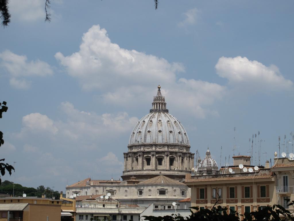 Ferrari Al Vaticano Рим Екстериор снимка